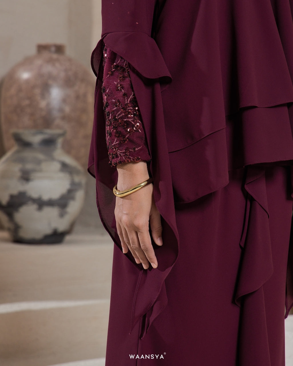 IRIS IN MAROON