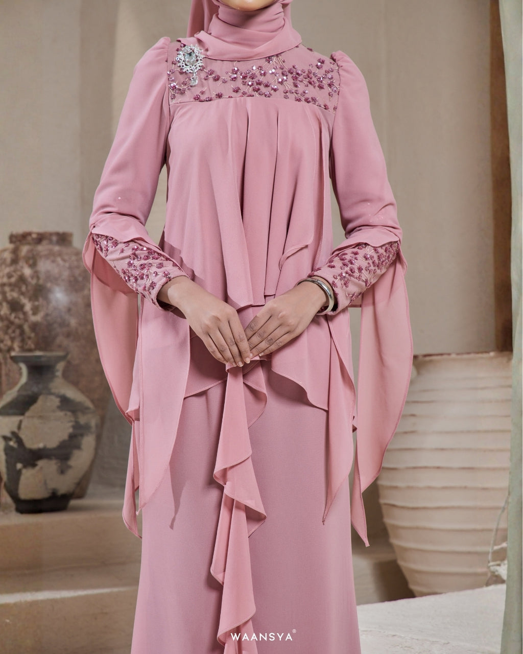 IRIS IN SOFT PINK