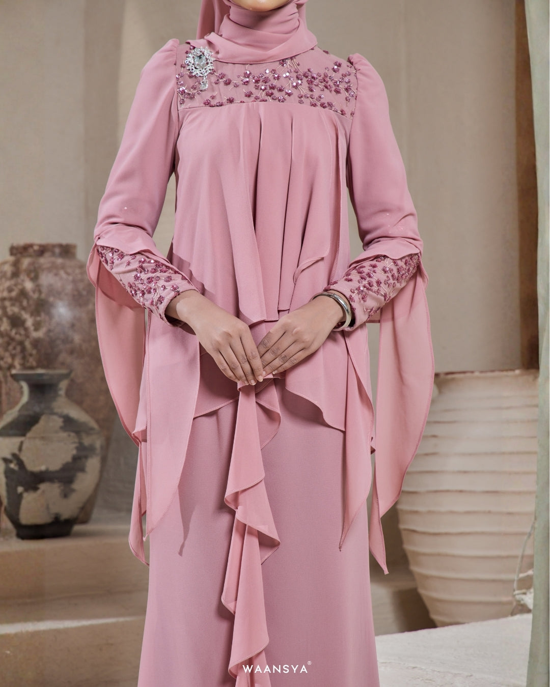 IRIS IN SOFT PINK
