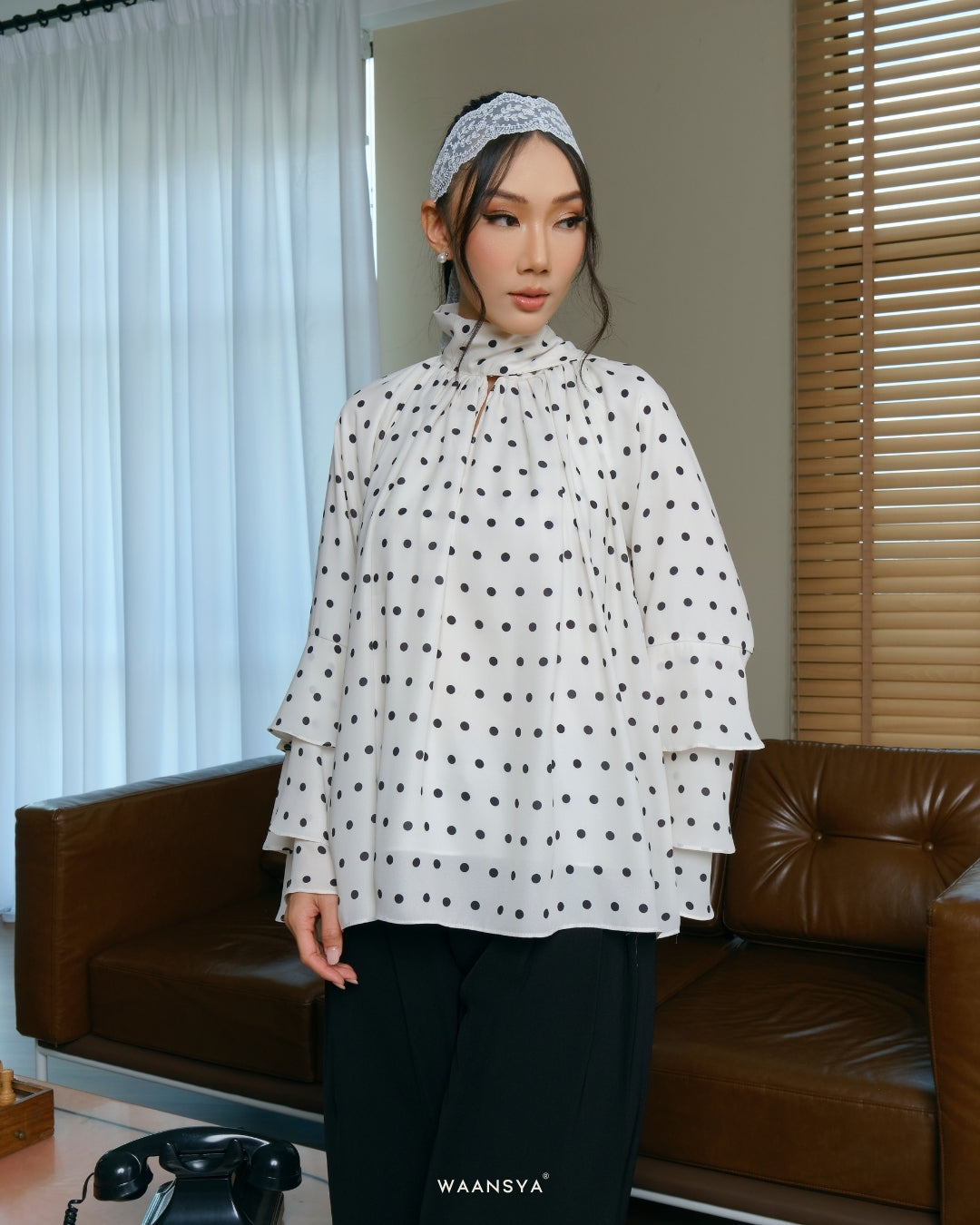 AMORA BLOUSE IN OFF WHITE