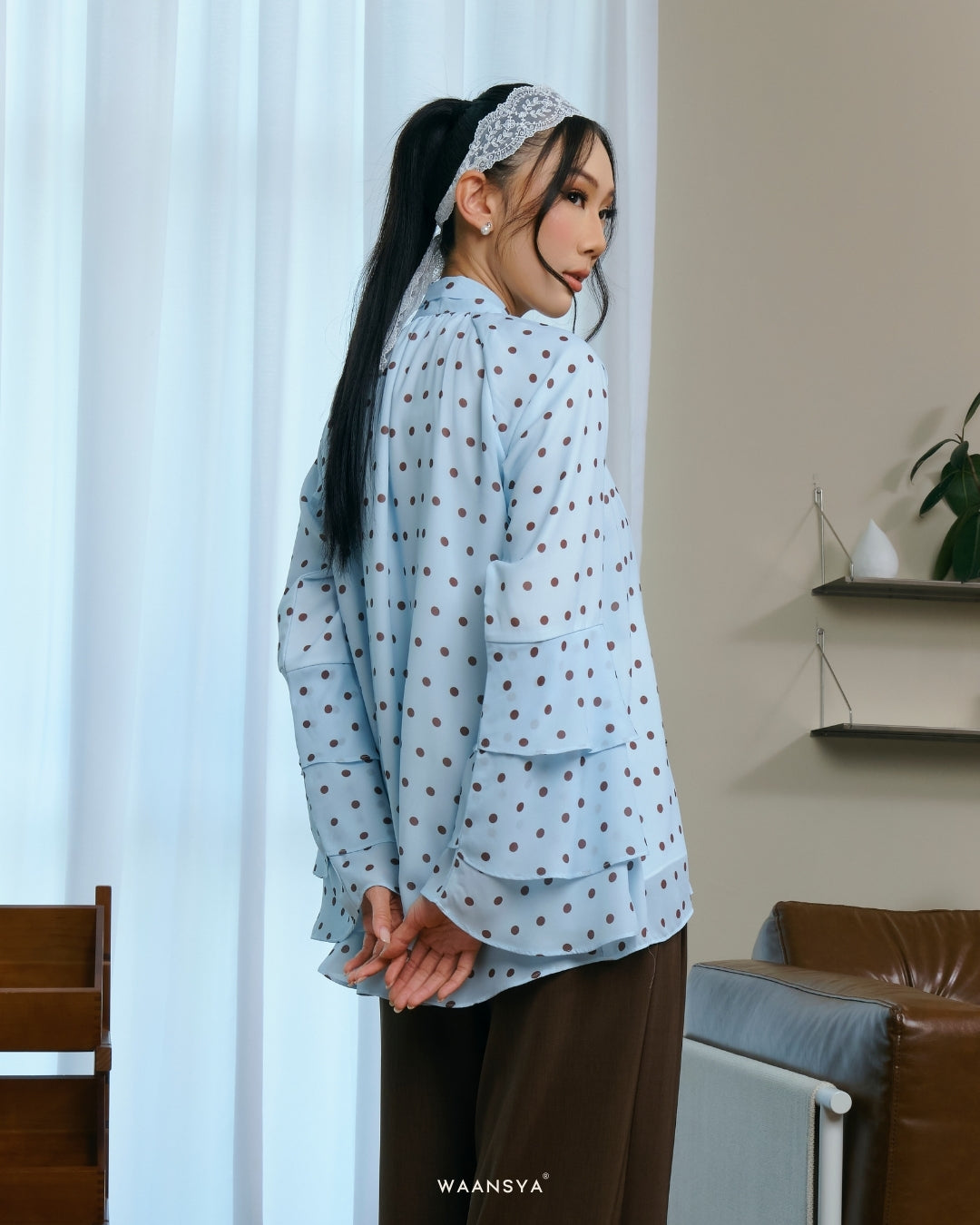AMORA BLOUSE IN SOFT BLUE