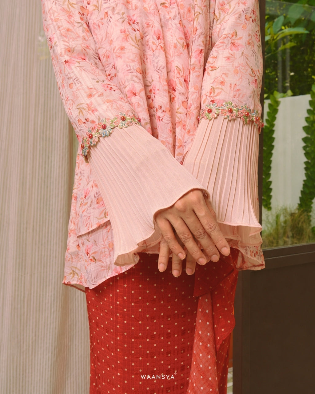 SURI KURUNG IN PEACH