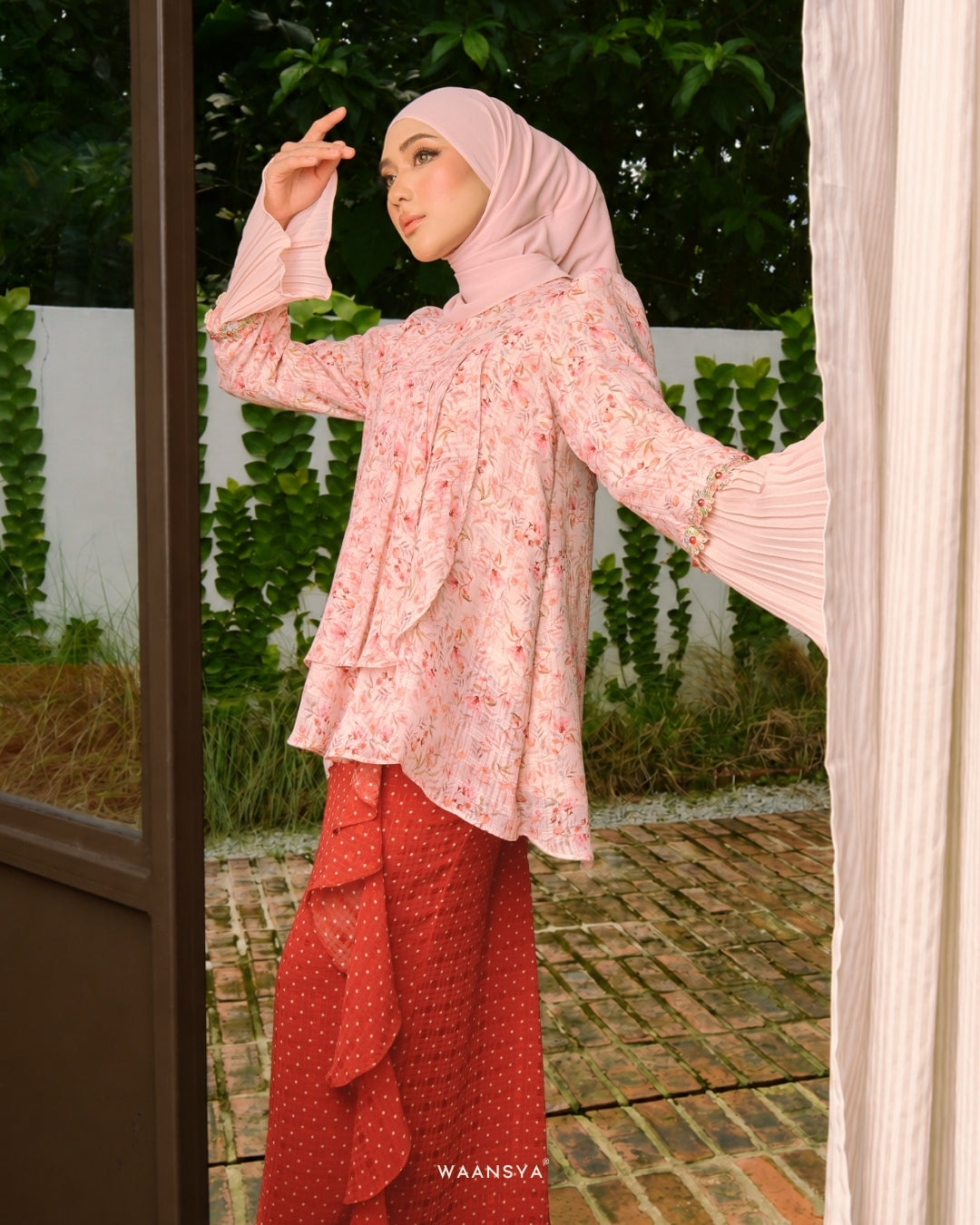 SURI KURUNG IN PEACH