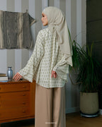 AMORA BLOUSE IN LIGHT GREEN