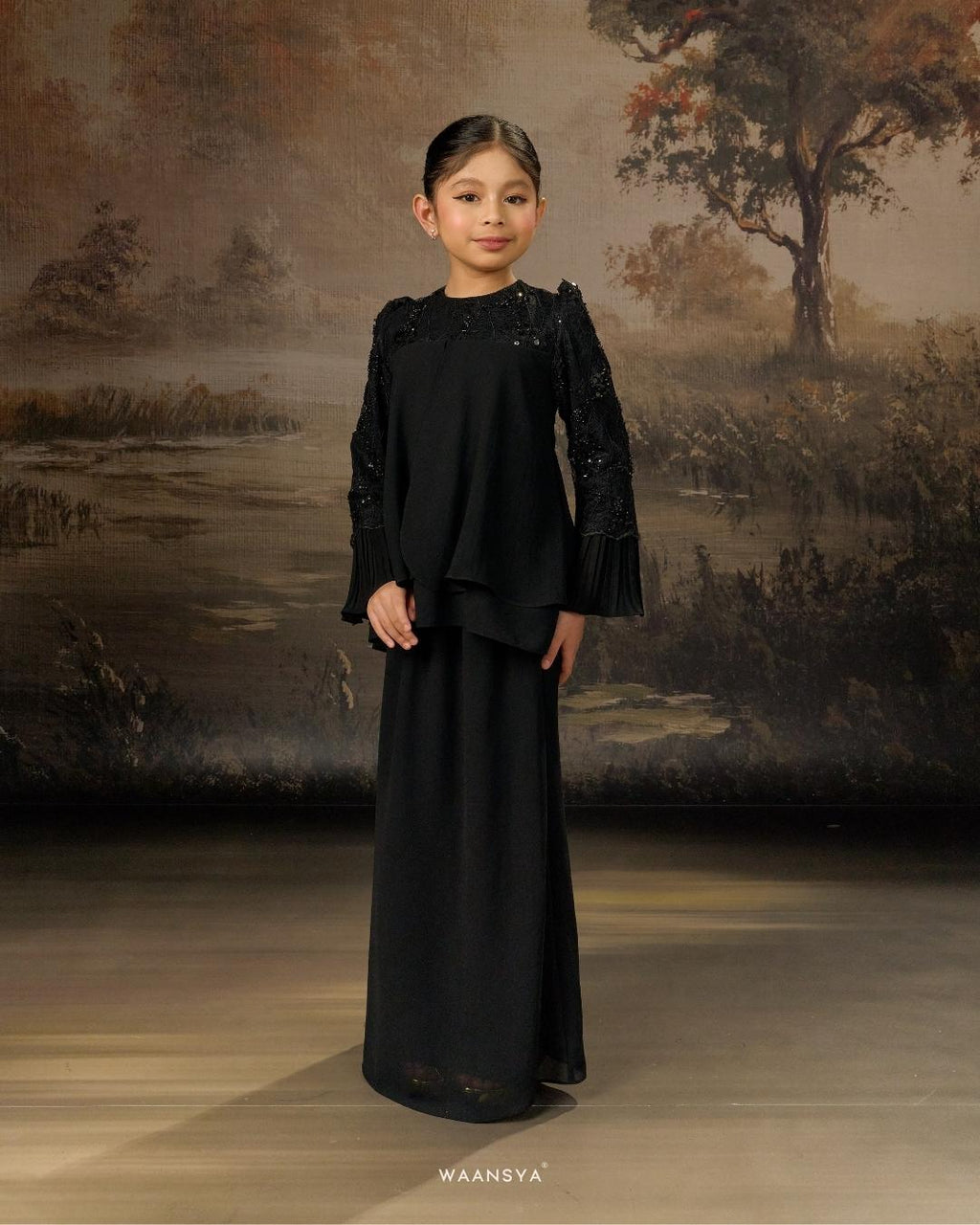 [KIDS] ISABELL IN BLACK