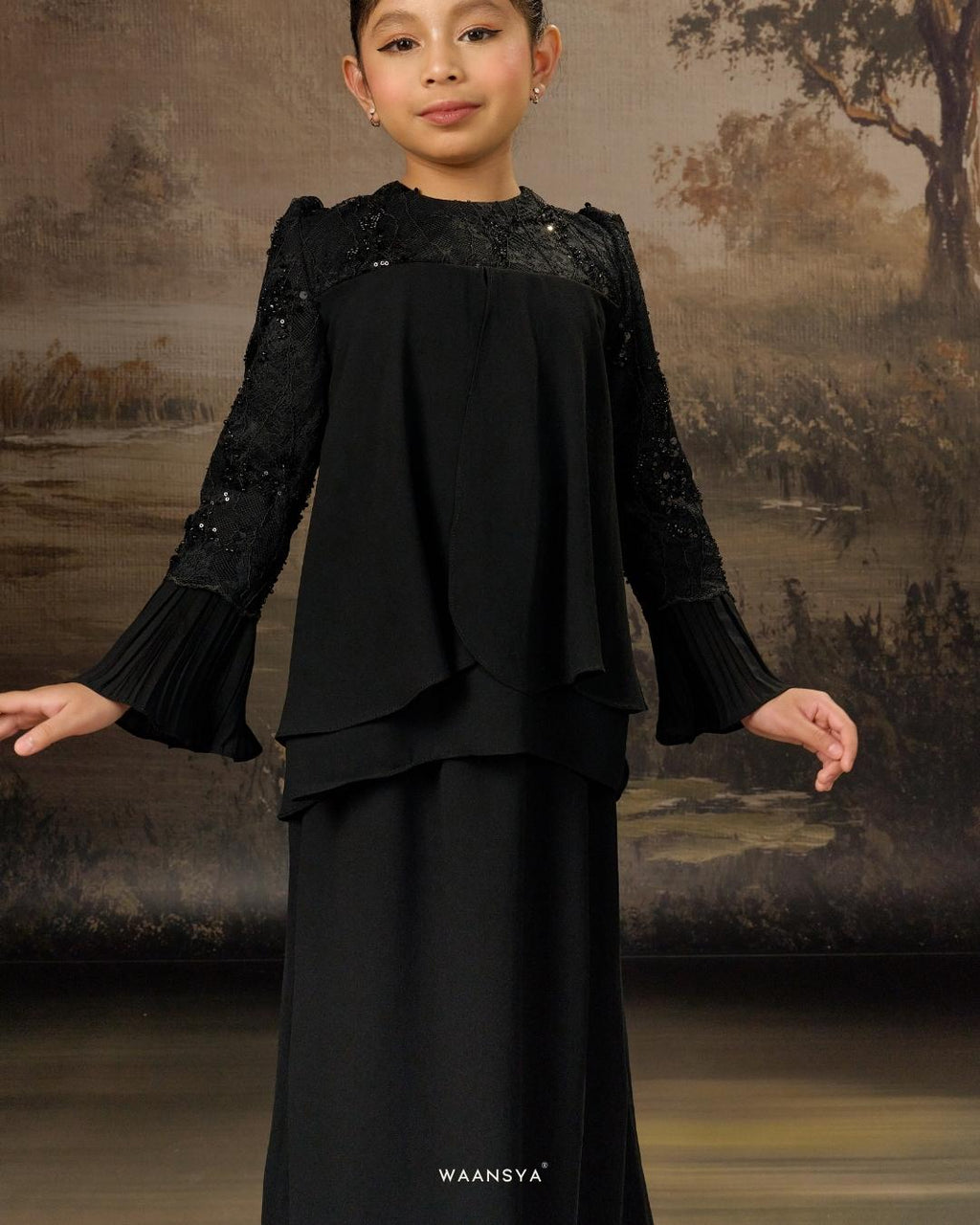 [KIDS] ISABELL IN BLACK