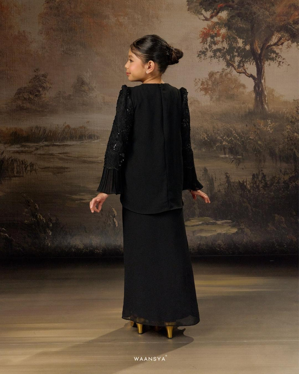 [KIDS] ISABELL IN BLACK