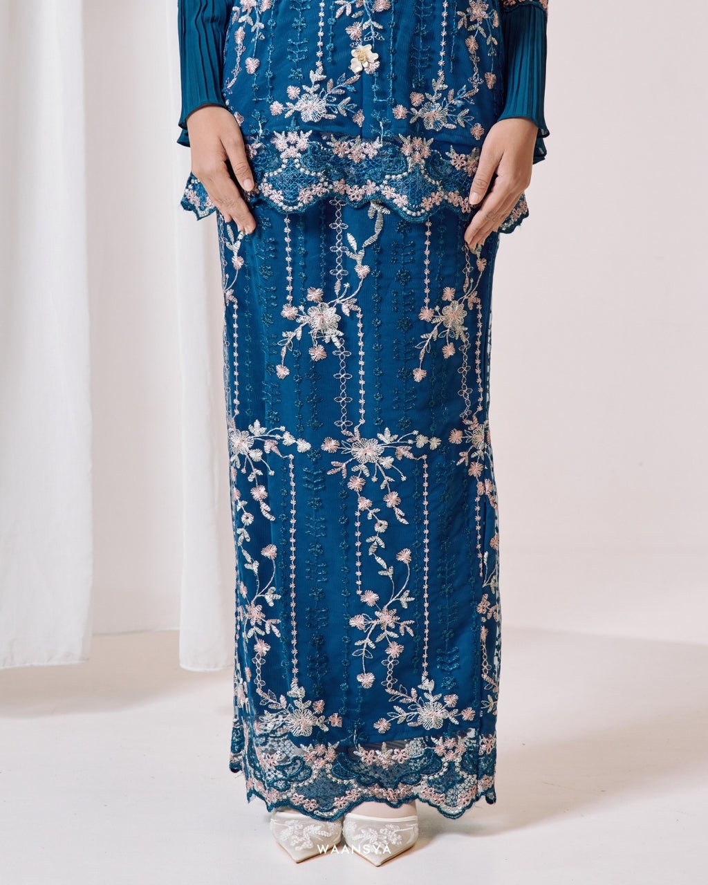 JASMEEN KURUNG IN TEAL BLUE