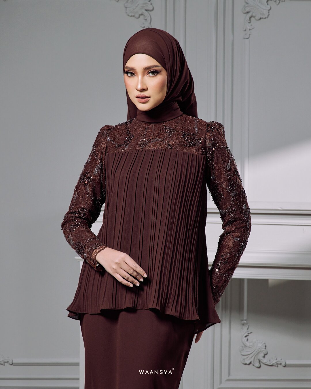 JULIA KURUNG IN RICH BROWN
