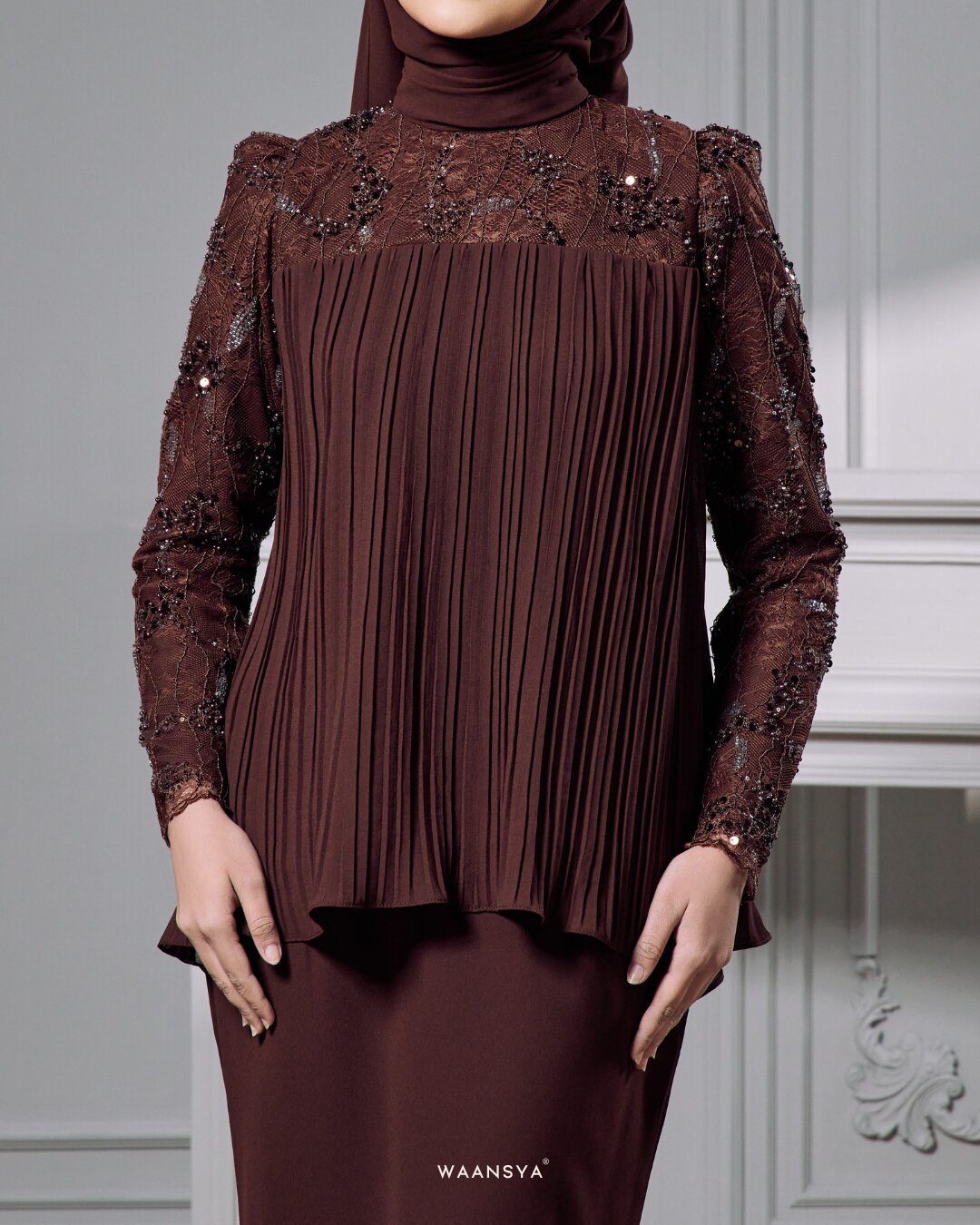 JULIA KURUNG IN RICH BROWN