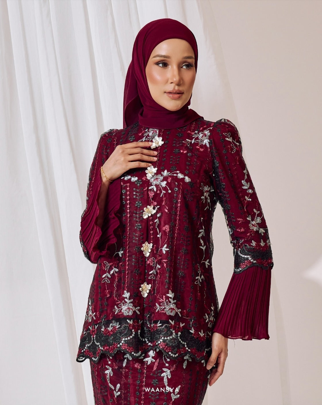 JASMEEN KURUNG IN MAROON