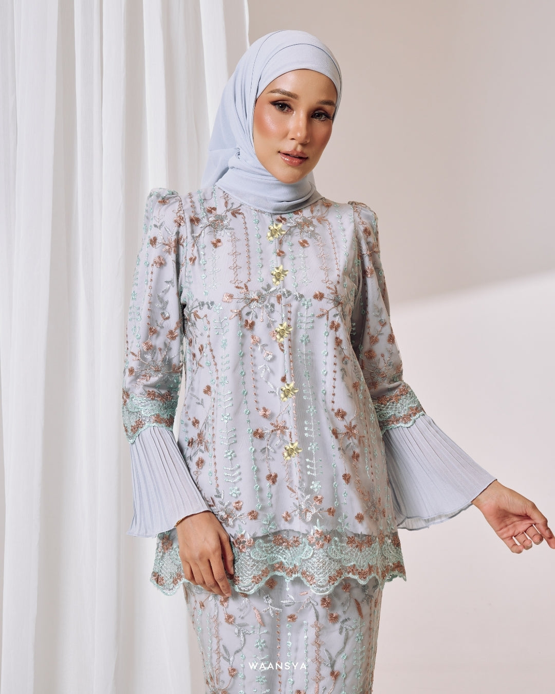 JASMEEN KURUNG IN COOL GREY