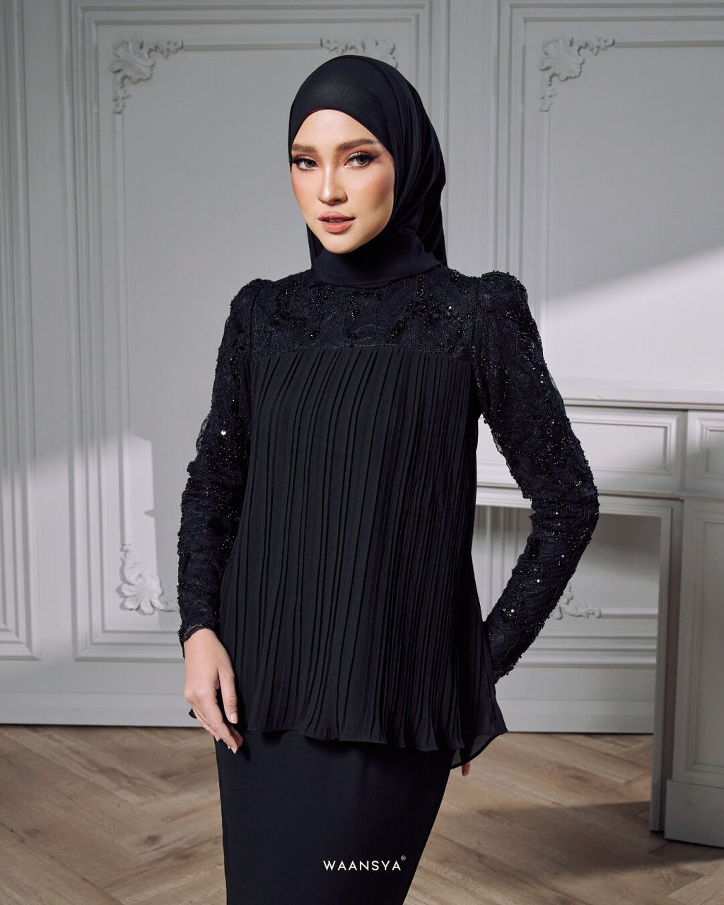 JULIA KURUNG IN BLACK