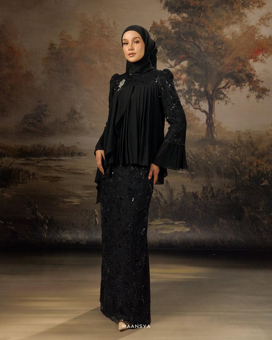 LYDIA KURUNG IN BLACK