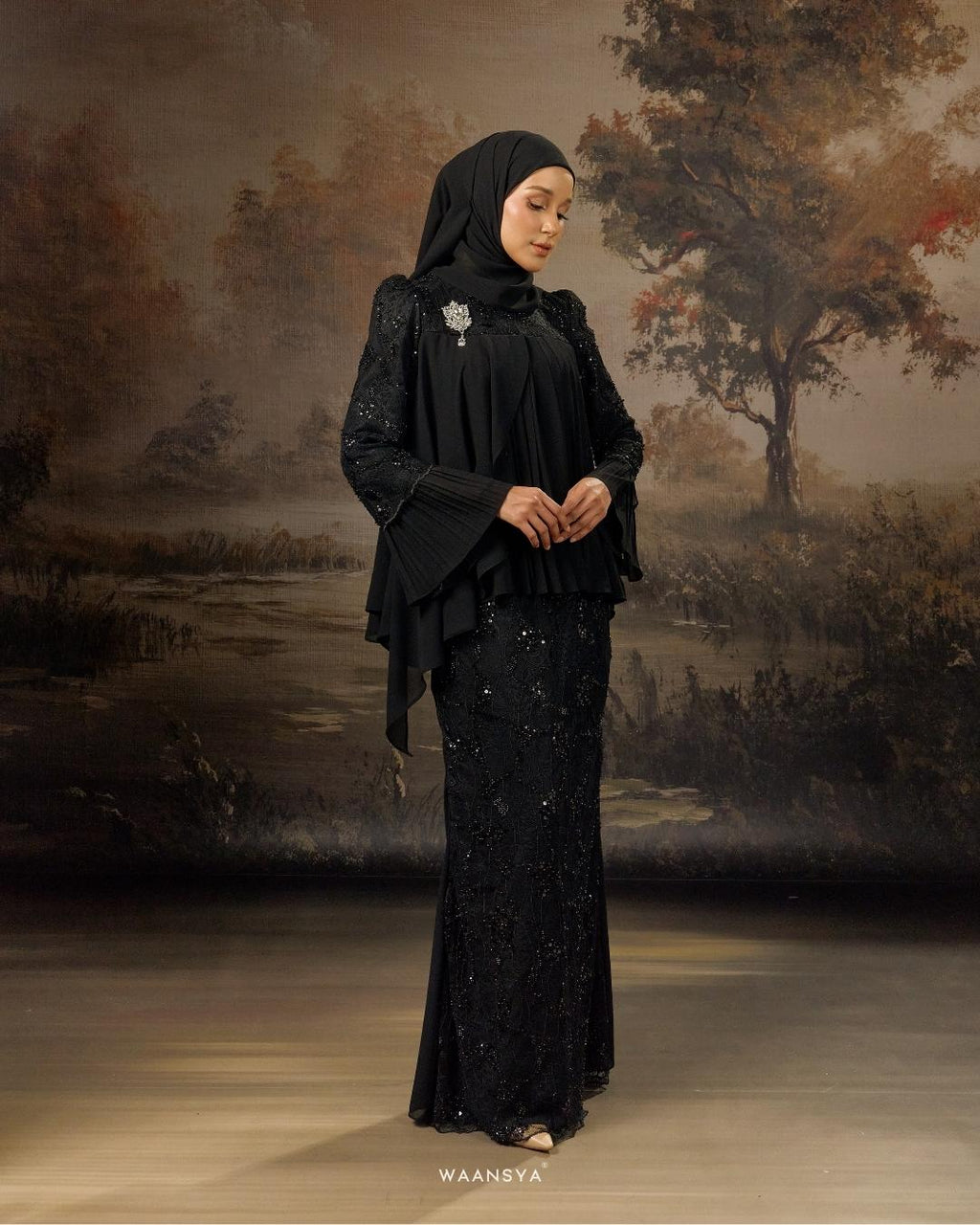 LYDIA KURUNG IN BLACK