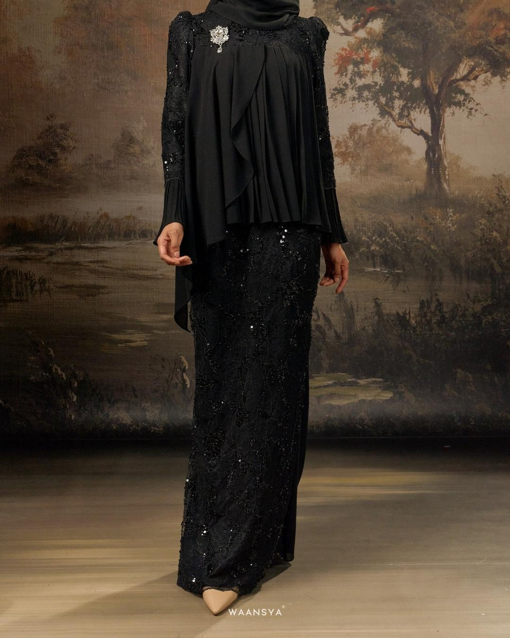 LYDIA KURUNG IN BLACK