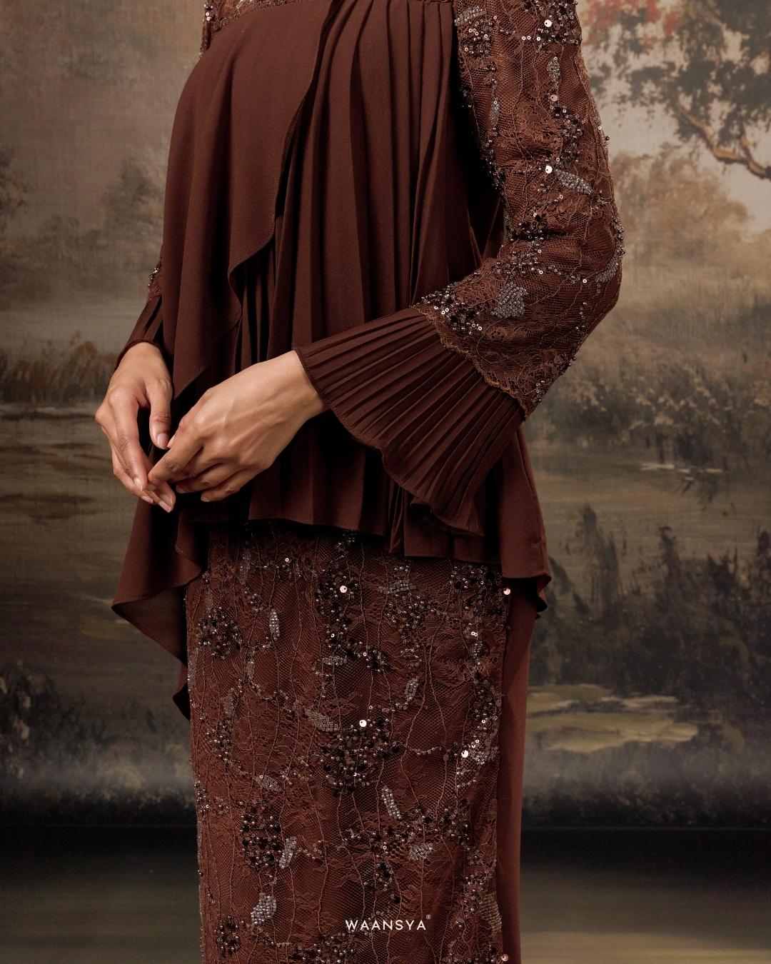 LYDIA KURUNG IN RICH BROWN