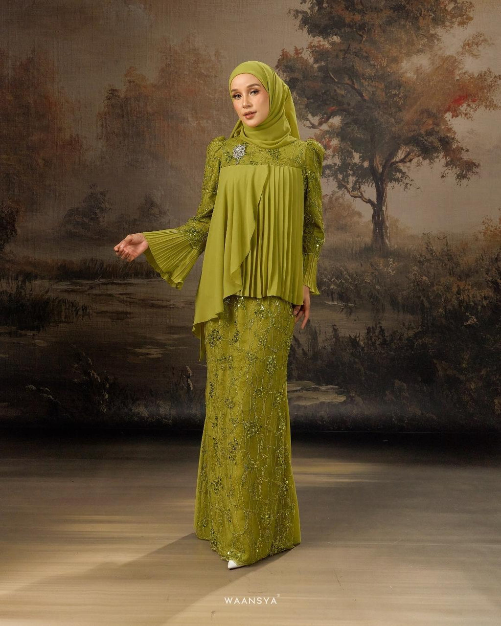 LYDIA KURUNG IN LIME GREEN