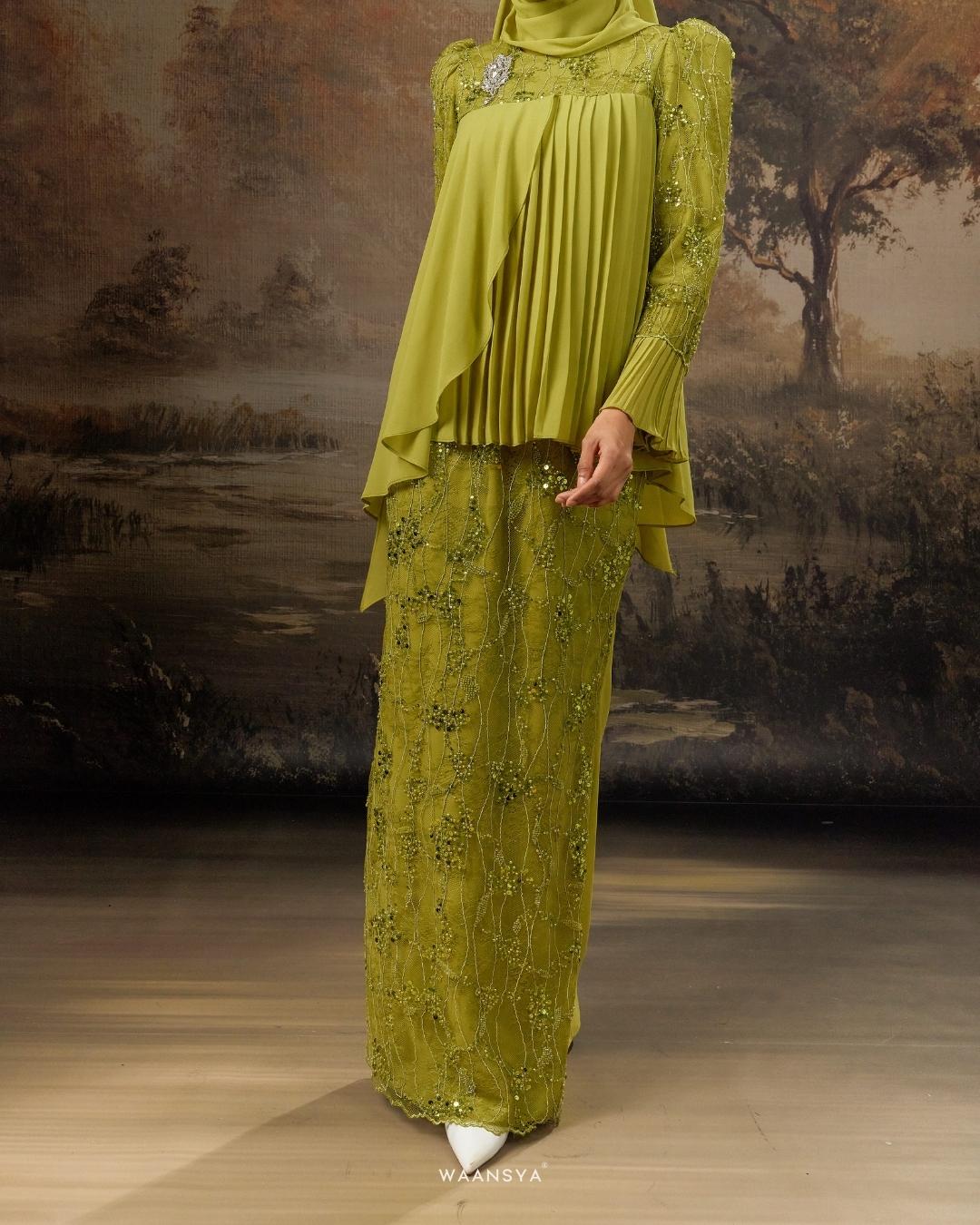LYDIA KURUNG IN LIME GREEN