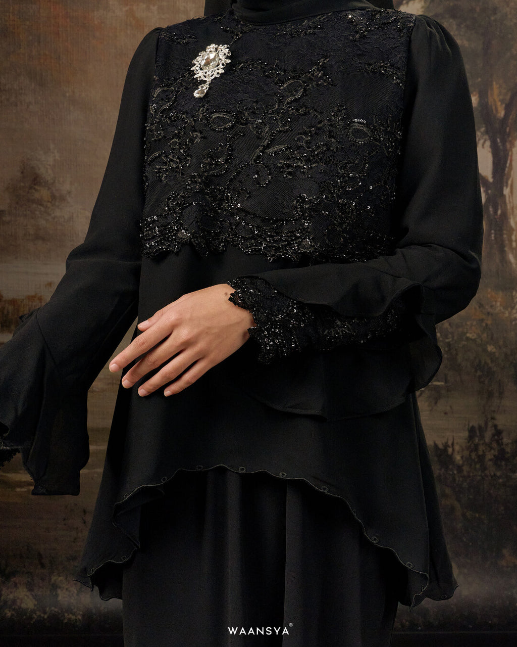 ELEANOR IN BLACK
