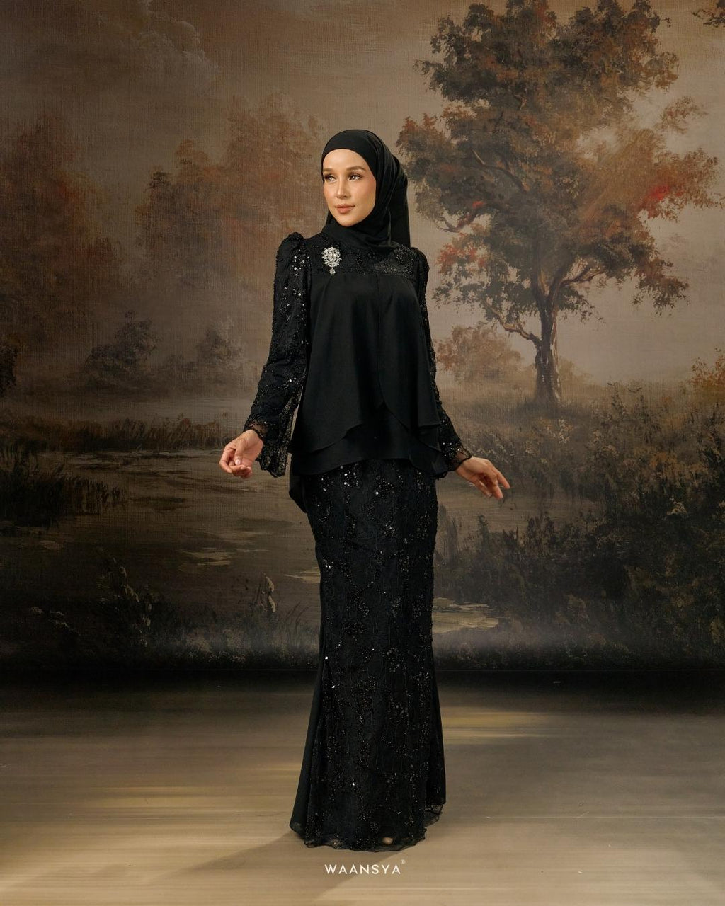 CLARA KURUNG IN BLACK