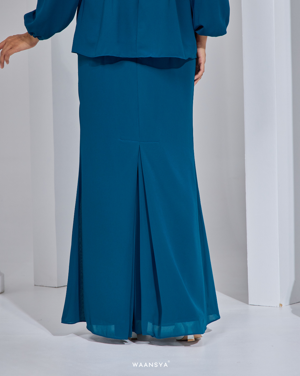 AMELIE KURUNG IN TEAL BLUE