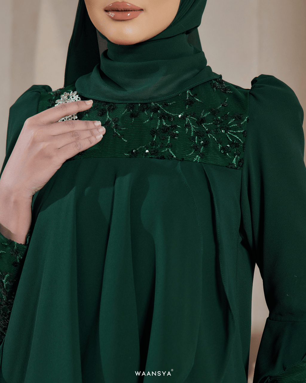 IRIS IN EMERALD GREEN