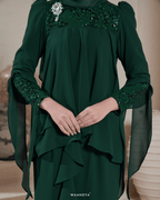 IRIS IN EMERALD GREEN