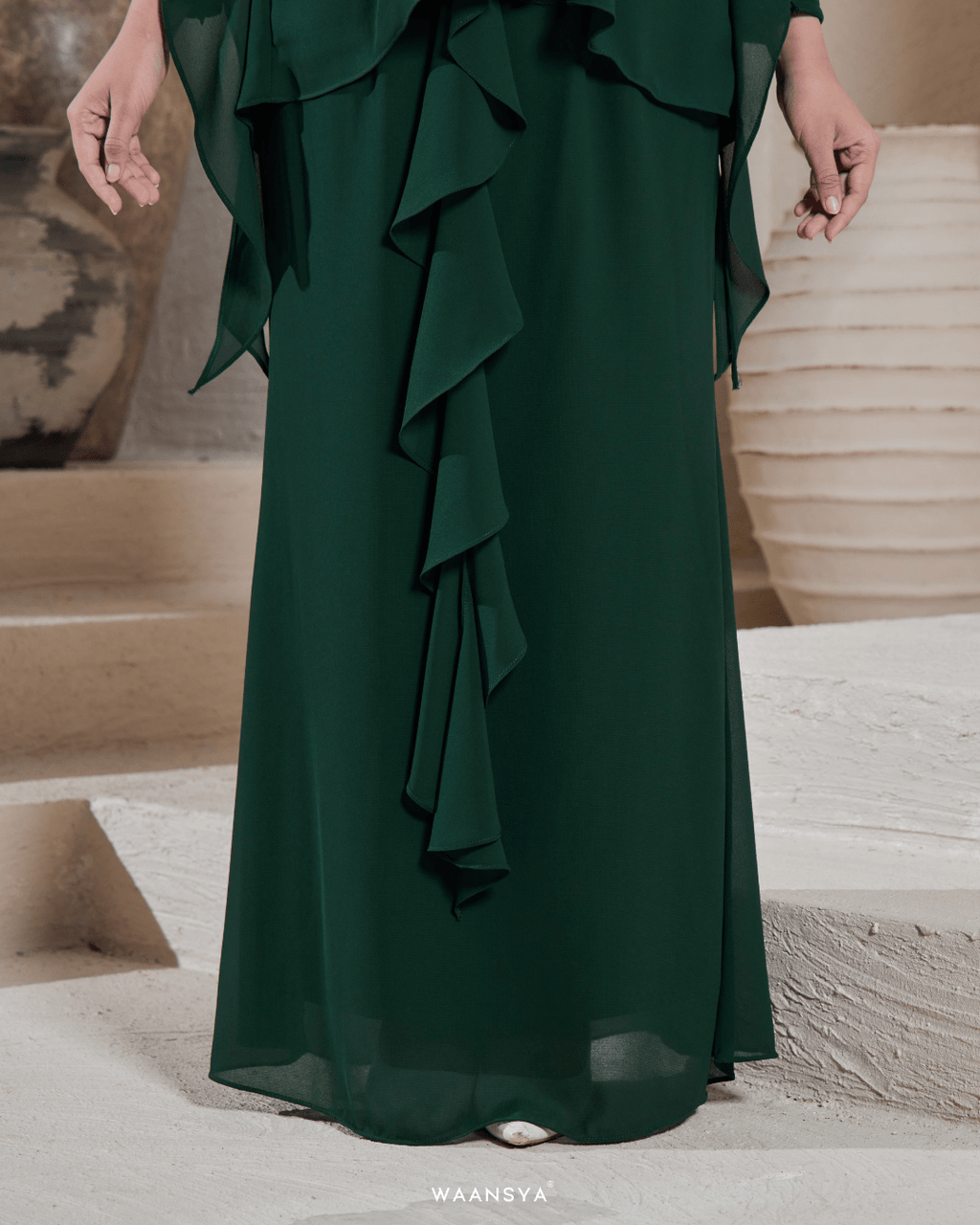 IRIS IN EMERALD GREEN