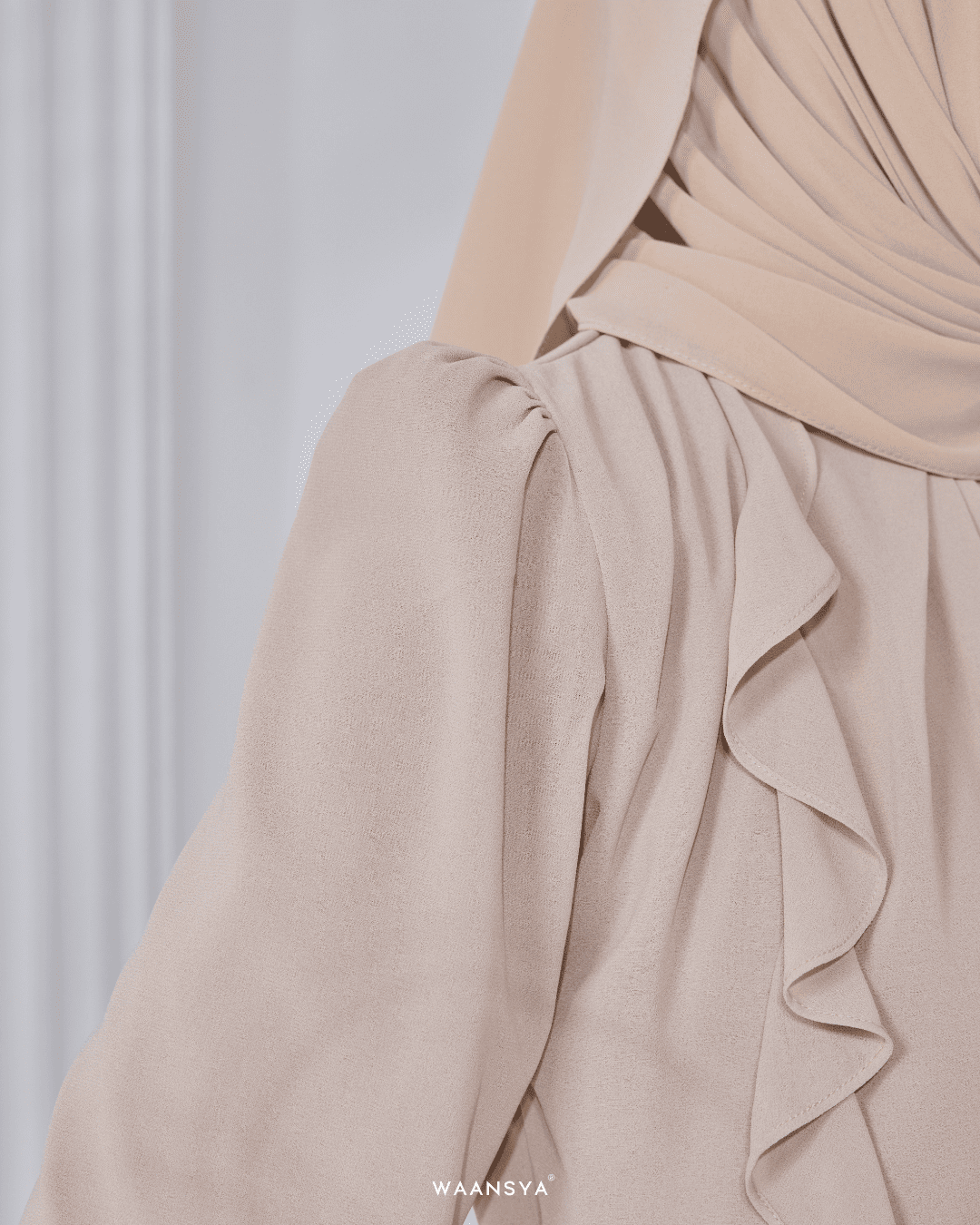 AMELIE KURUNG IN NUDE