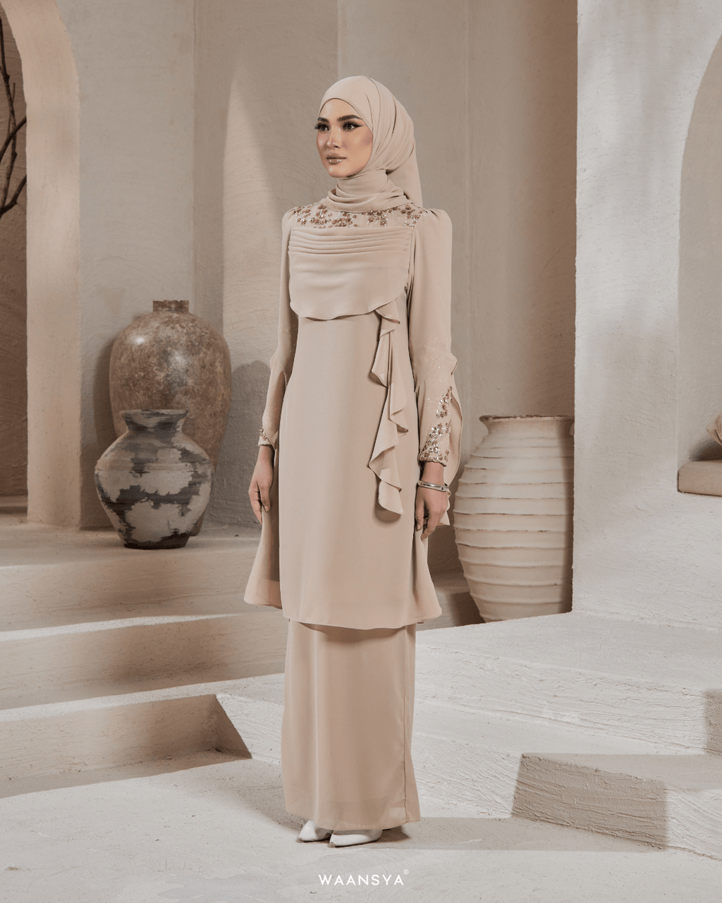 HAZEL KURUNG IN NUDE