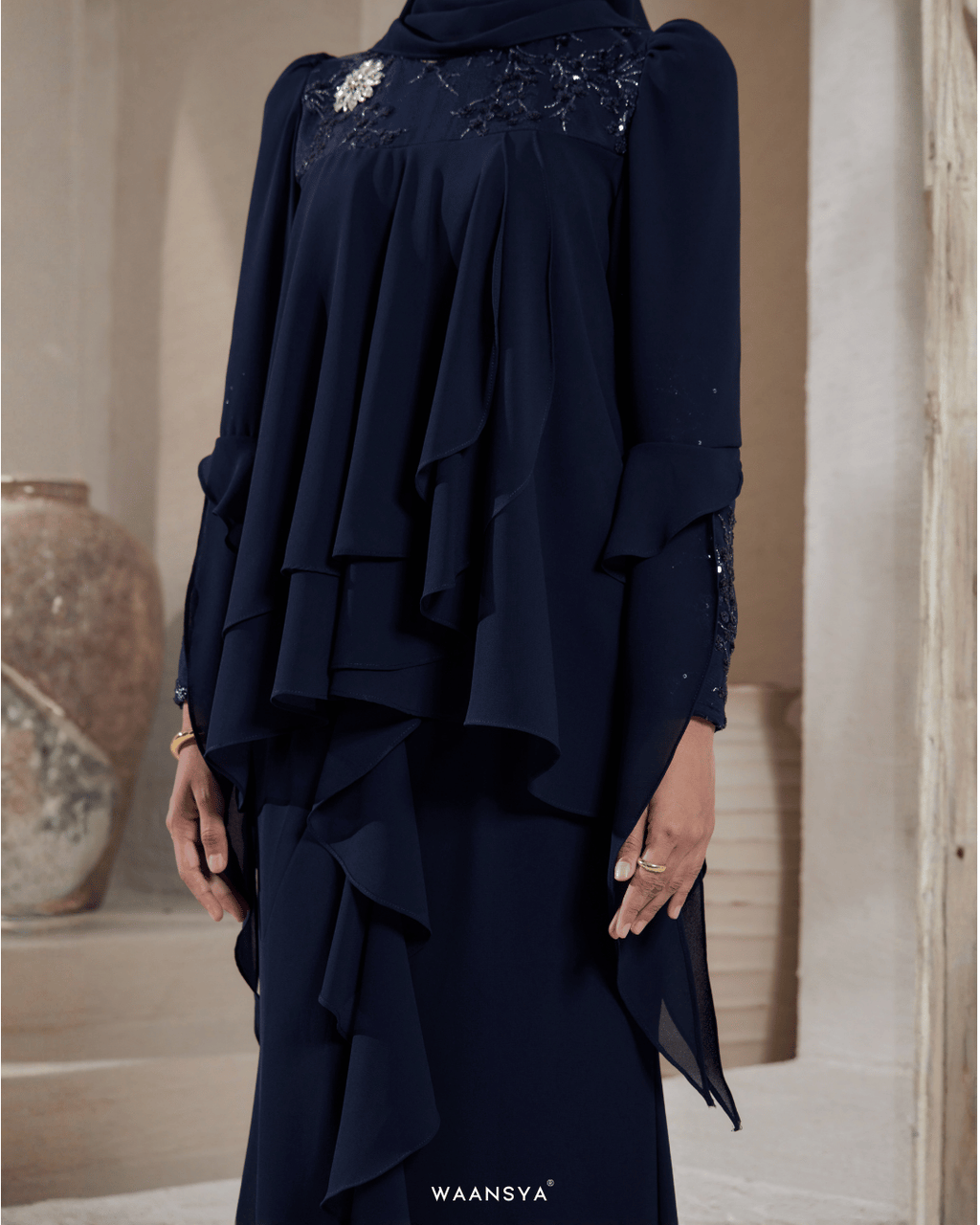 IRIS IN NAVY BLUE