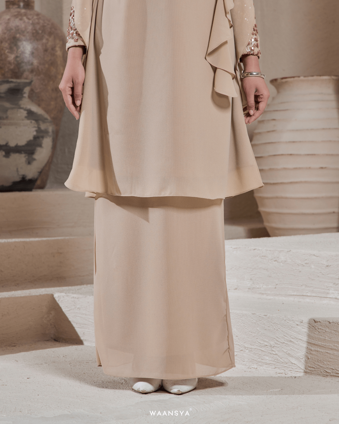HAZEL KURUNG IN NUDE