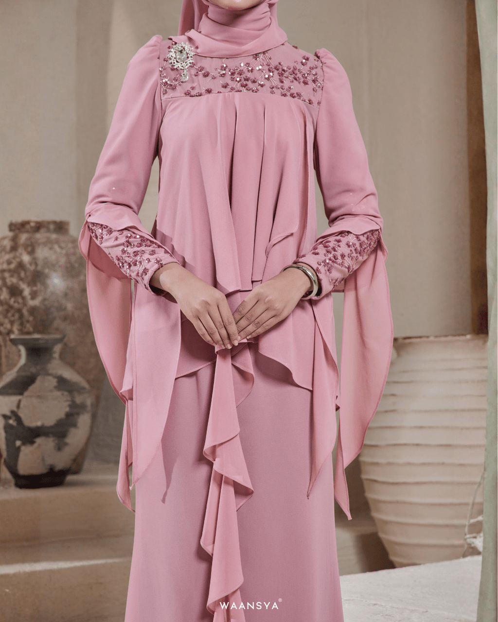 IRIS IN SOFT PINK