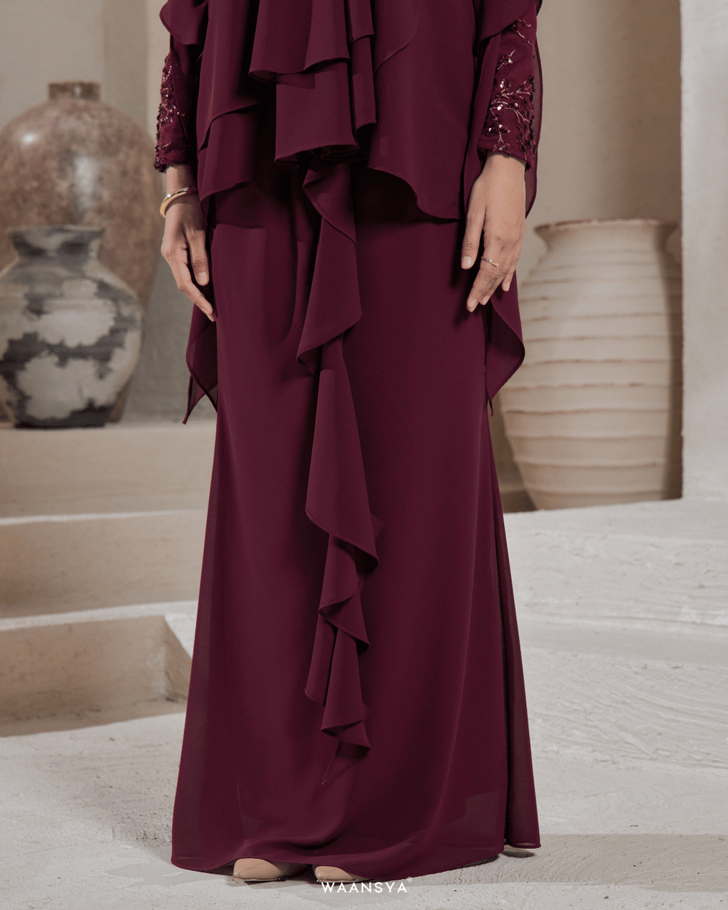 IRIS IN MAROON