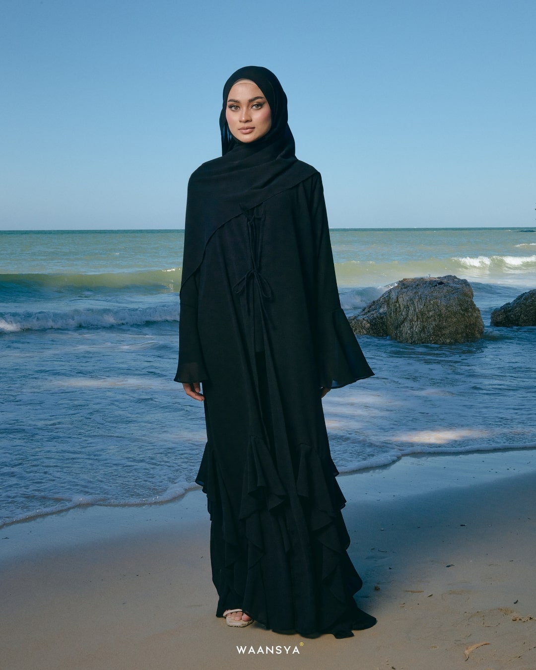 RANIA ABAYA IN BLACK