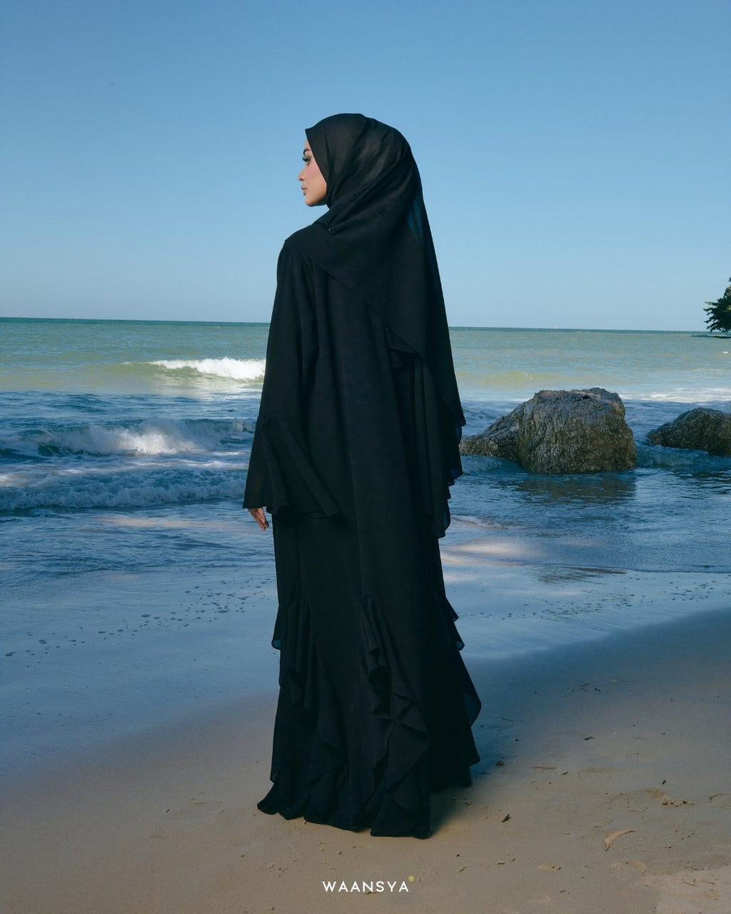 RANIA ABAYA IN BLACK