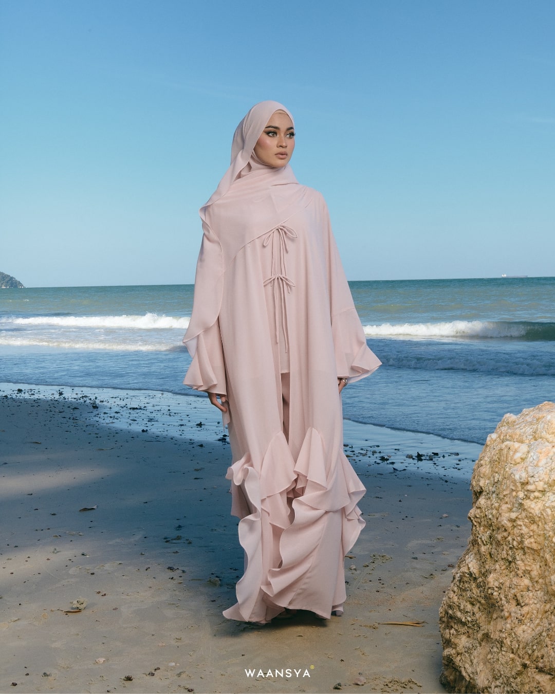 RANIA ABAYA IN SOFT PINK