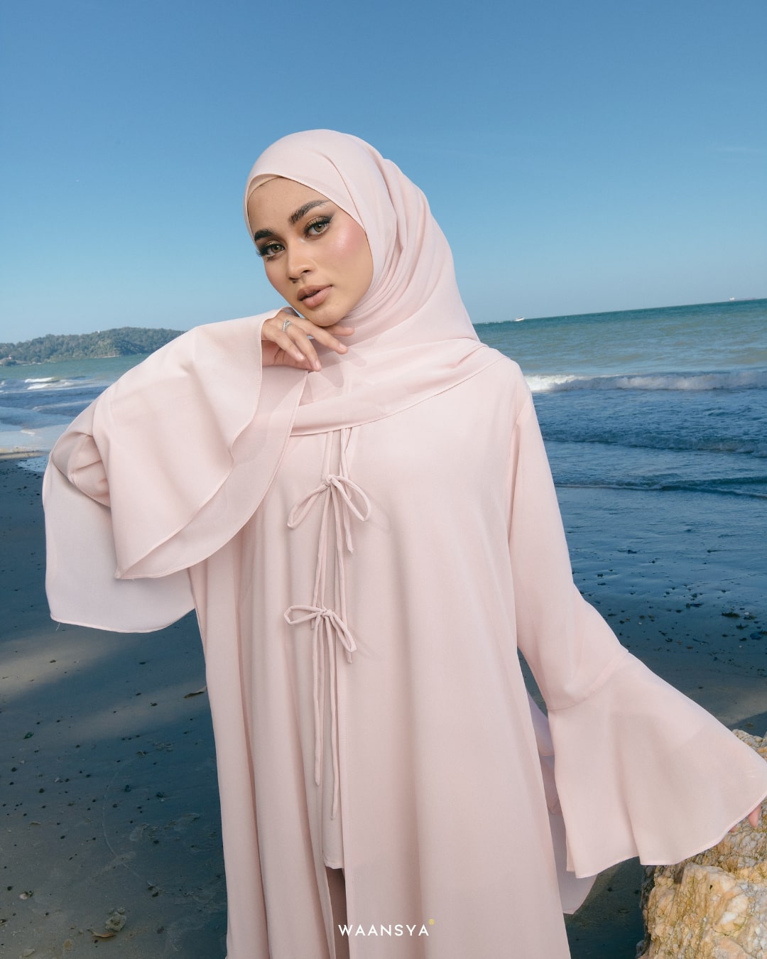 RANIA ABAYA IN SOFT PINK