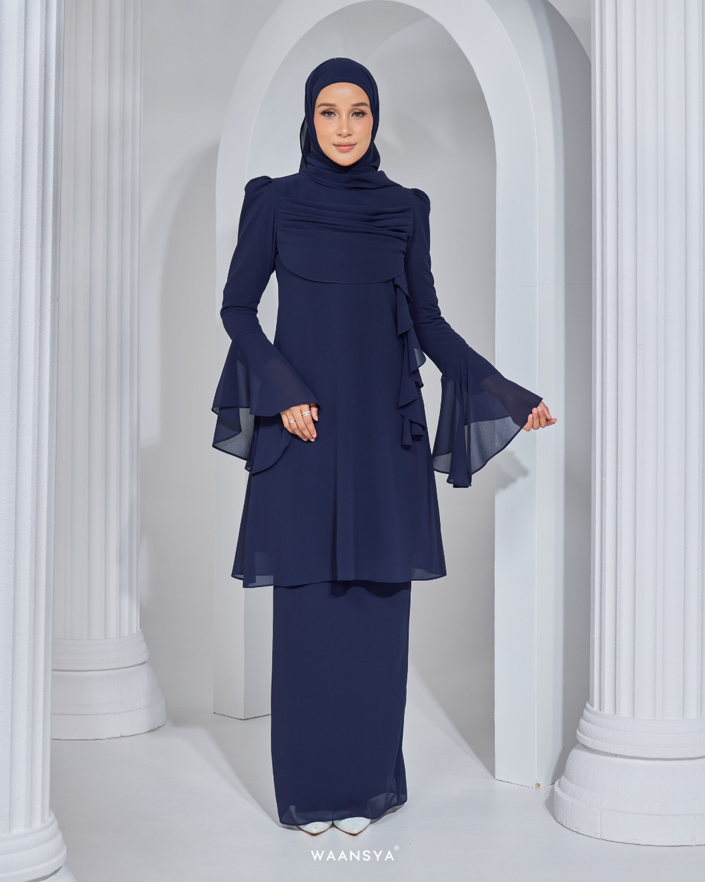 ANGGUN KURUNG IN NAVY BLUE