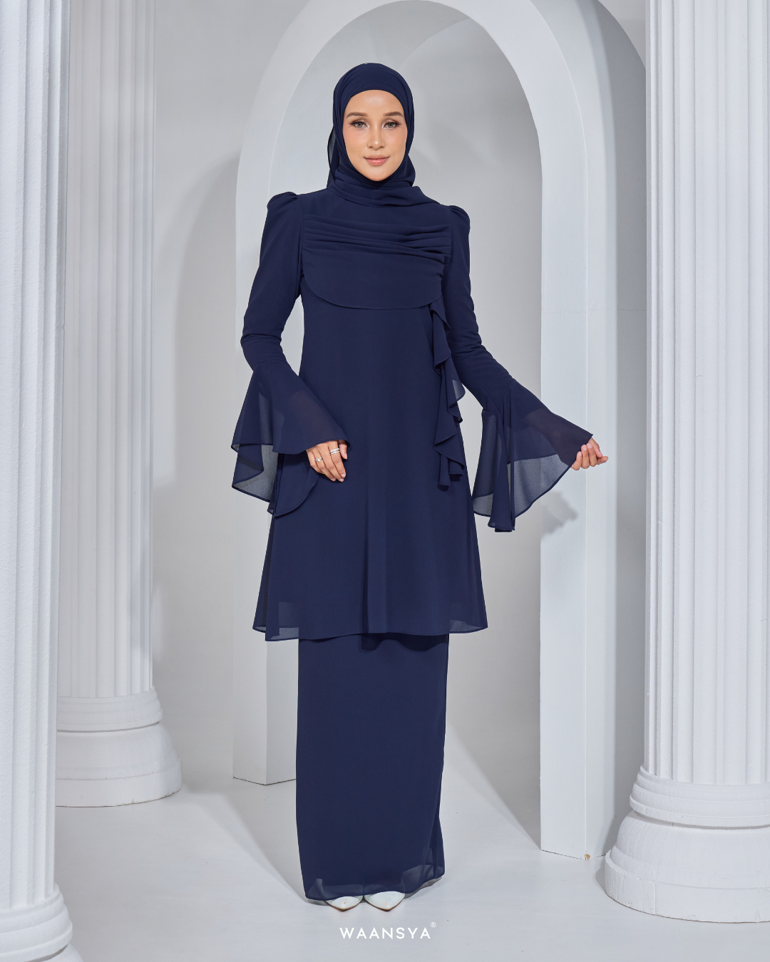 ANGGUN KURUNG IN NAVY BLUE