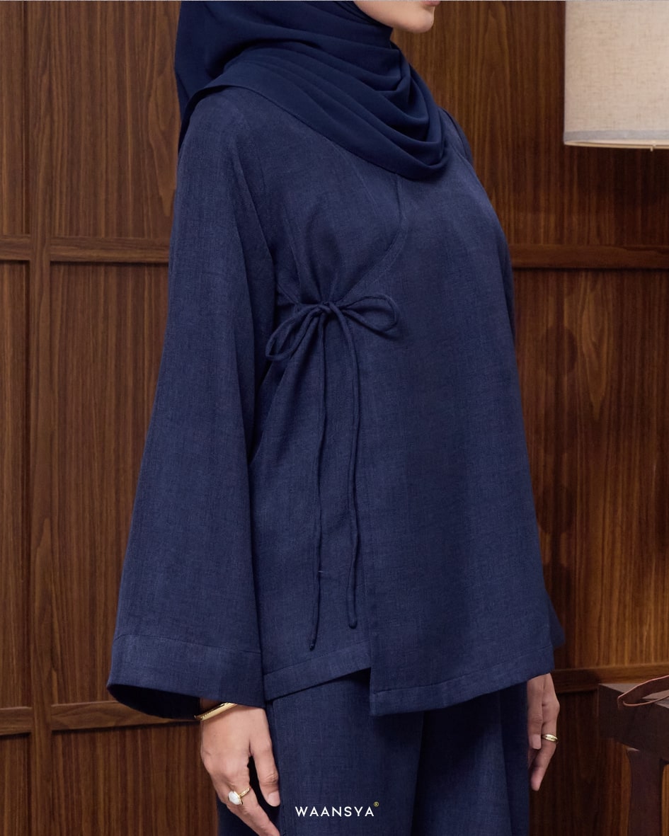 SERENA SUIT IN NAVY BLUE