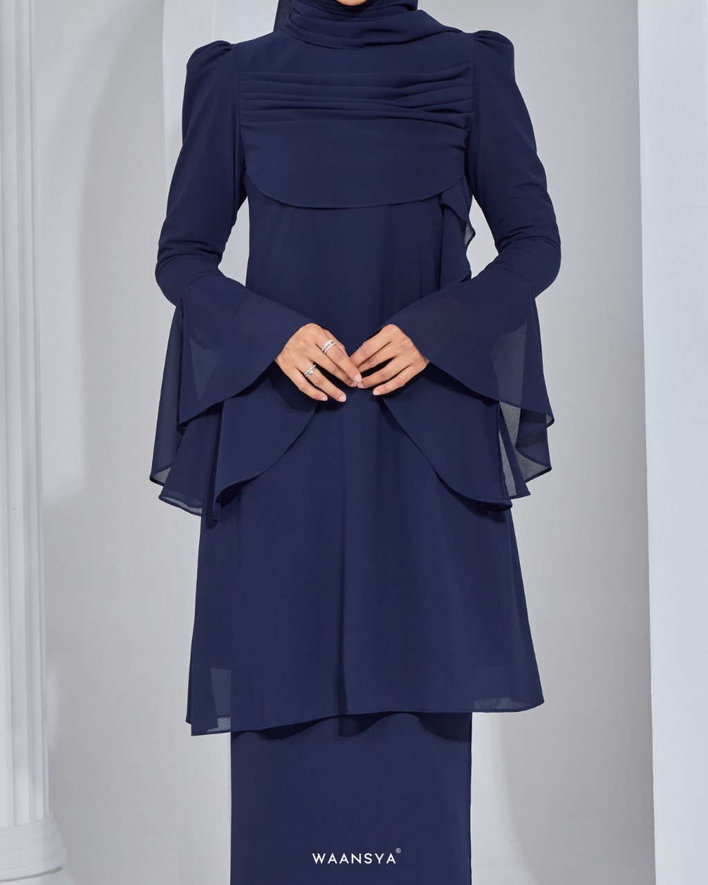 ANGGUN KURUNG IN NAVY BLUE
