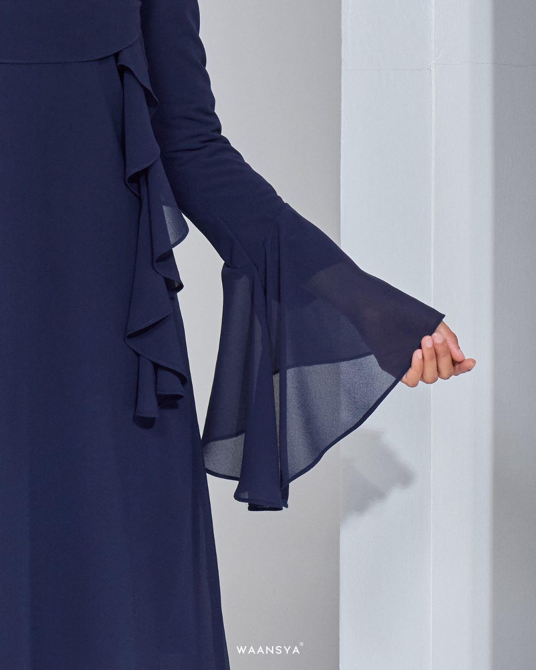 ANGGUN KURUNG IN NAVY BLUE
