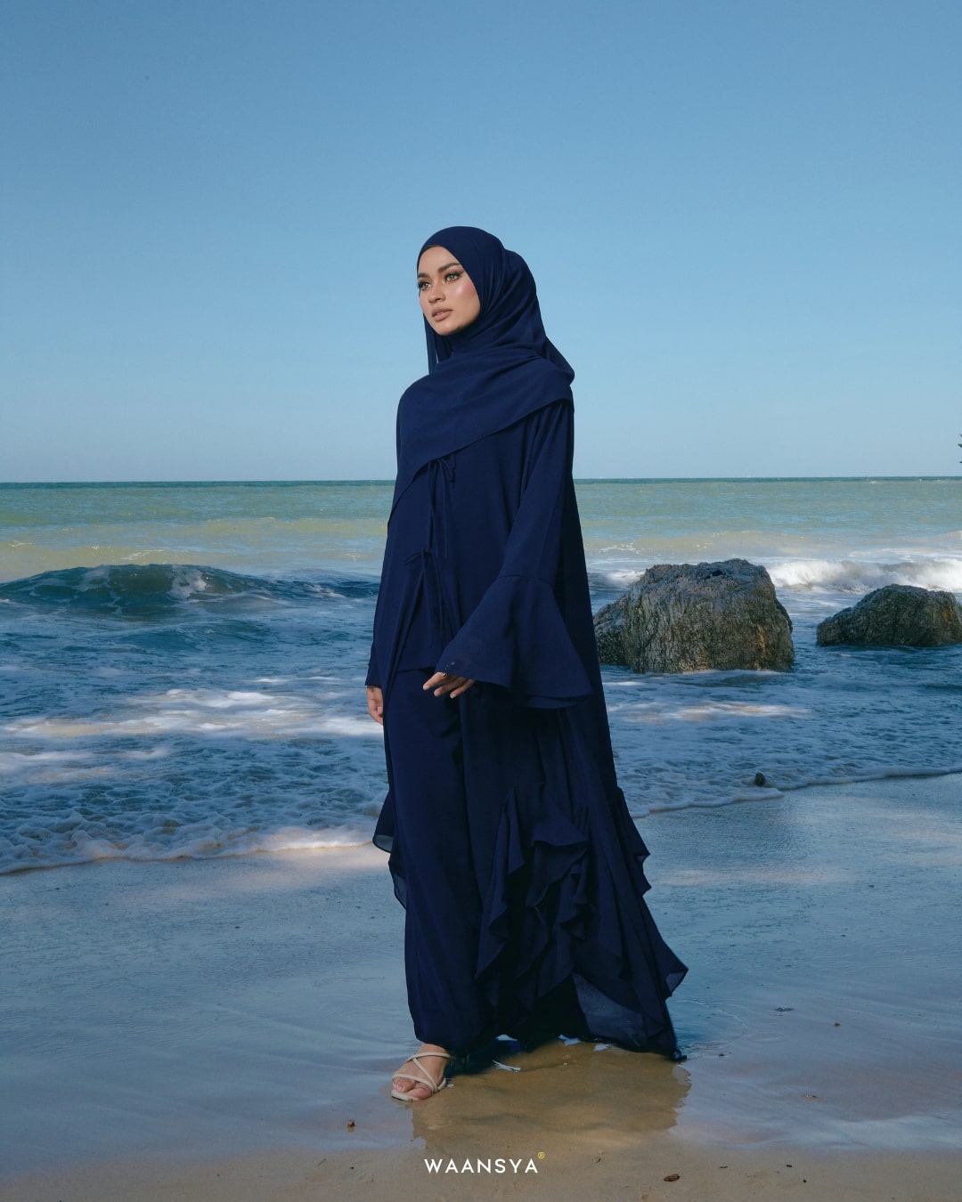 RANIA ABAYA IN NAVY BLUE
