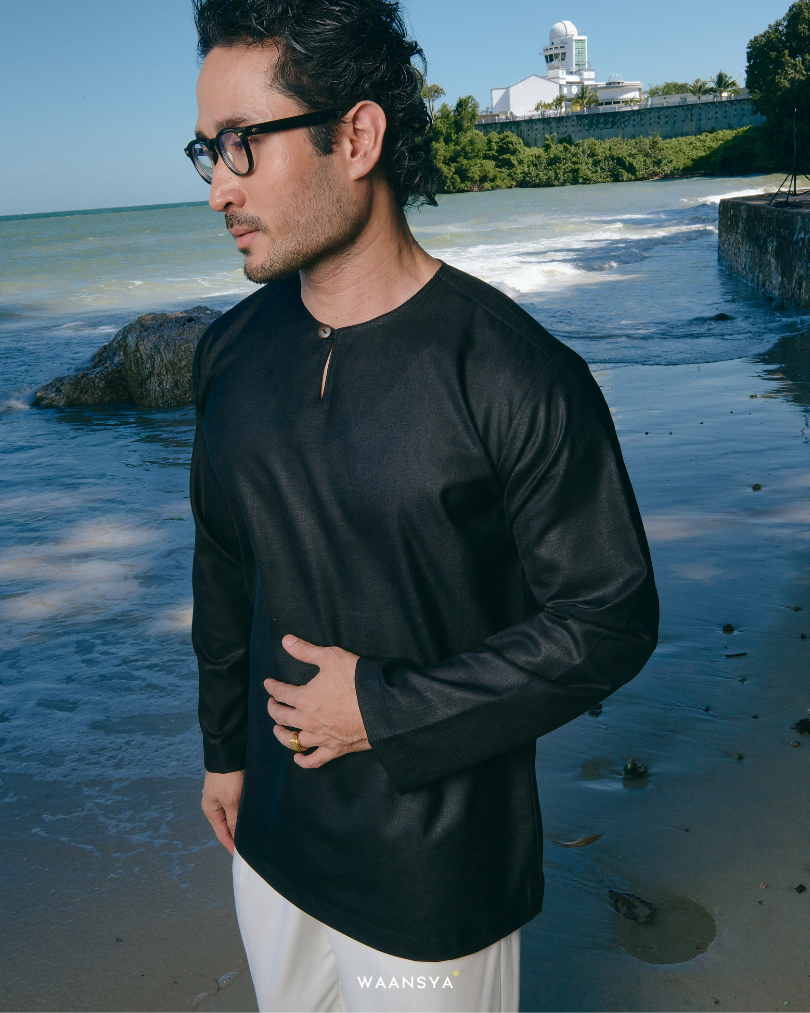 IDREES KURTA IN BLACK