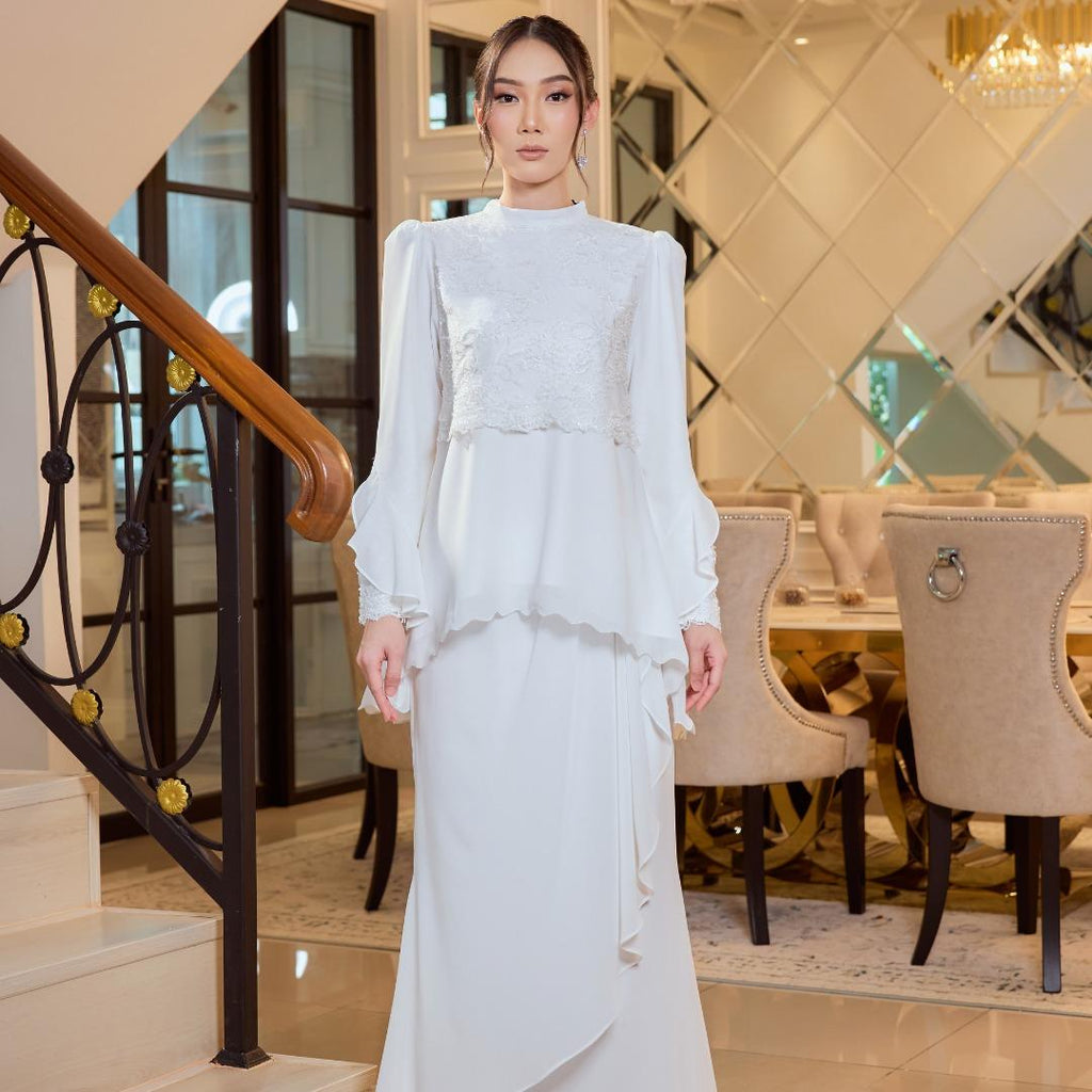 ELEANOR IN OFF WHITE