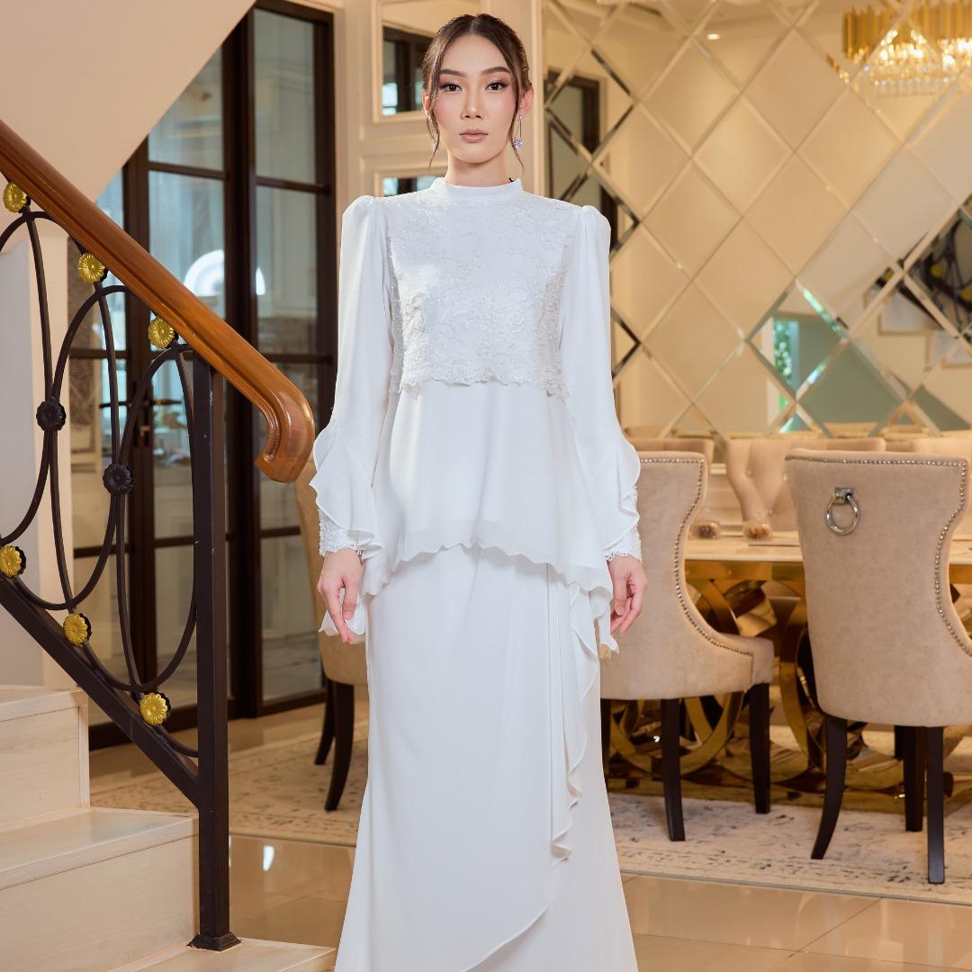 ELEANOR IN OFF WHITE