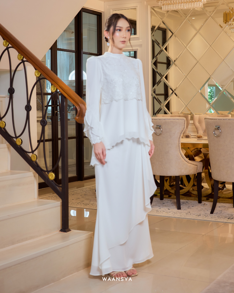 ELEANOR IN OFF WHITE