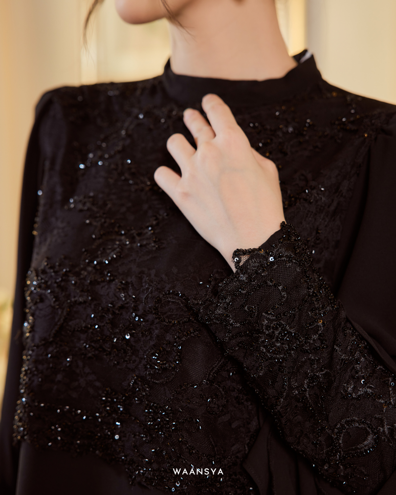 ELEANOR IN BLACK